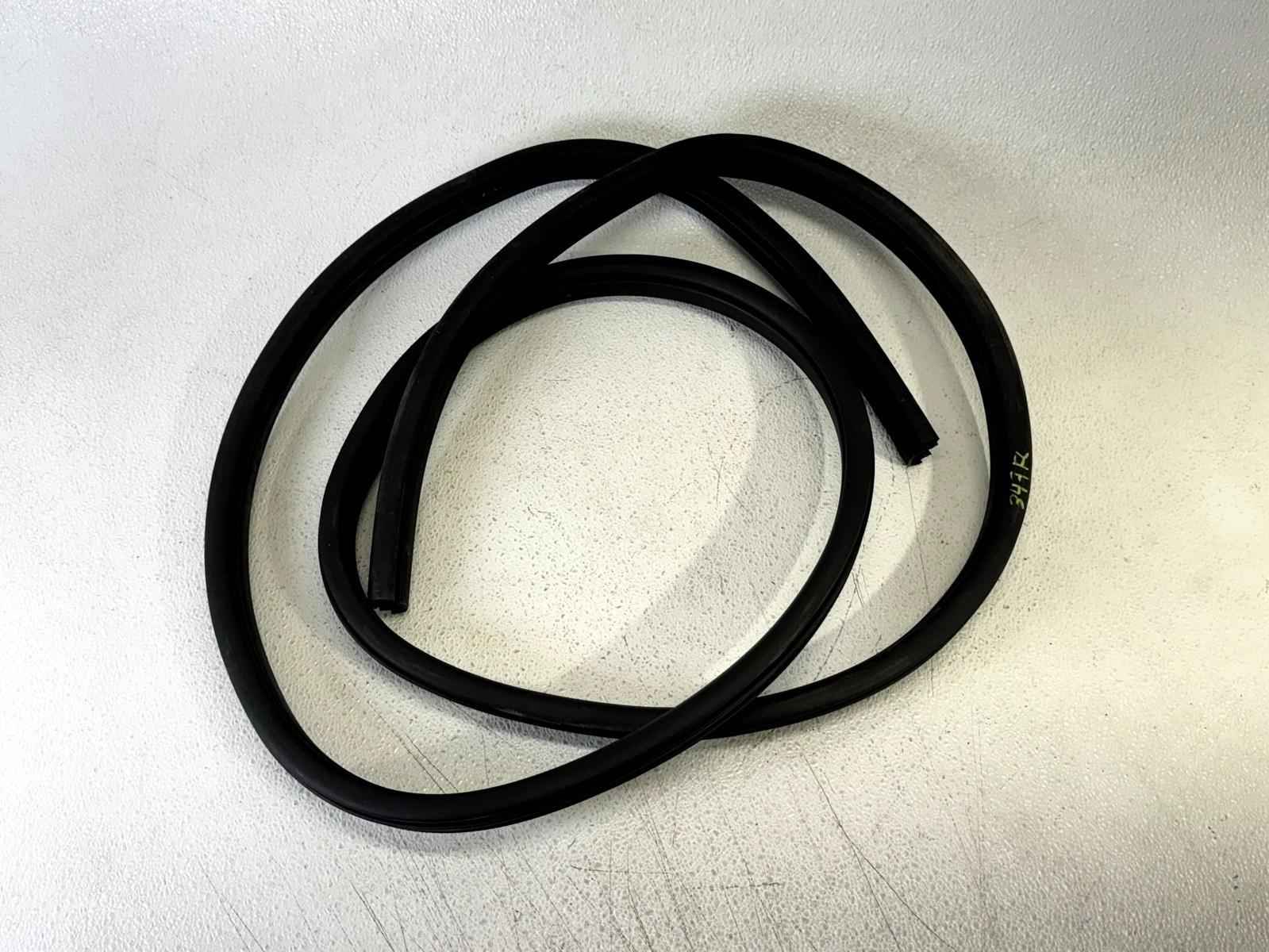 17-19 FORD ESCAPE FRONT LEFT LH DRIVER SIDE DOOR WEATHERSTRIP RUBBER SEAL