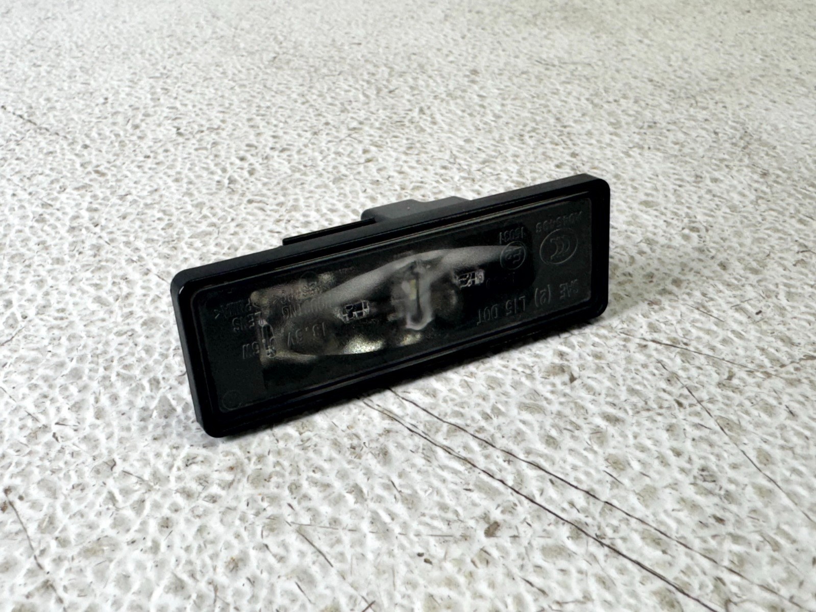 22-25 NISSAN PATHFINDER REAR RIGHT RH PASS SIDE LICENCE PLATE LIGHT LAMP