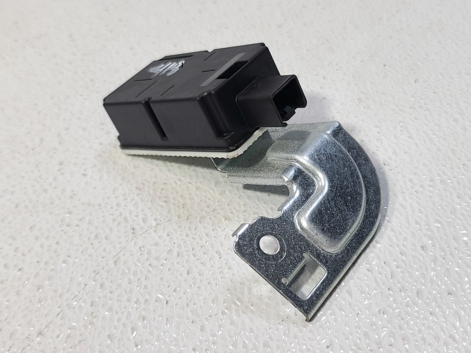 13-20 INFINITI JX35 QX60 ANTI THEFT KEYLESS ENTRY CONTROL MODULE W/BRACKET