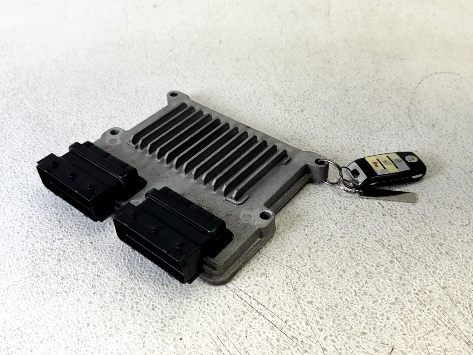 15-16 KIA SORENTO 3.3L FWD ECU ENGINE COMPUTER CONTROL MODULE UNIT