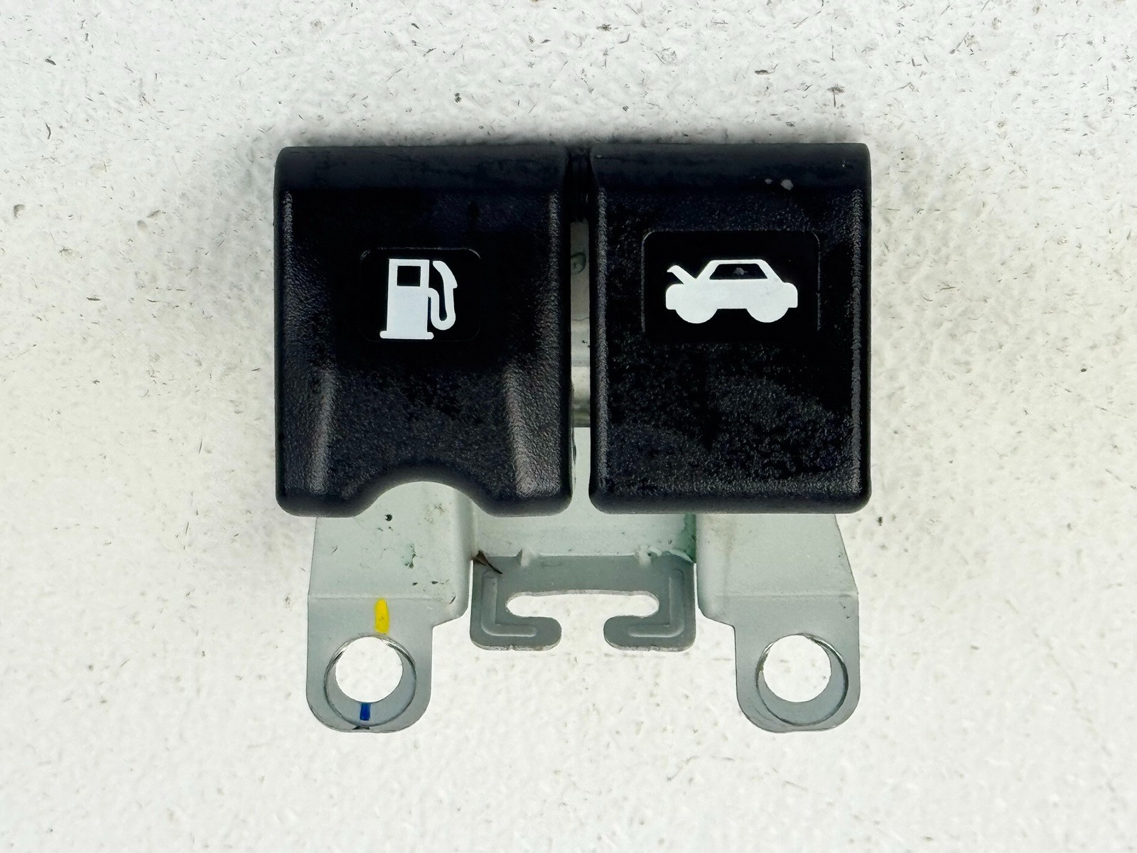 14-16 NISSAN ROGUE FRONT HOOD & FUEL LID LOCK RELEASE