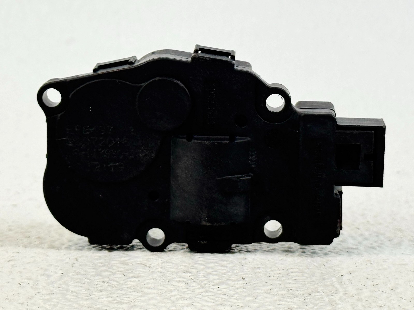 17-23 JAGUAR XE F-PACE XF HVAC A/C HEATER AIR VENT FLAP ACTUATOR MOTOR