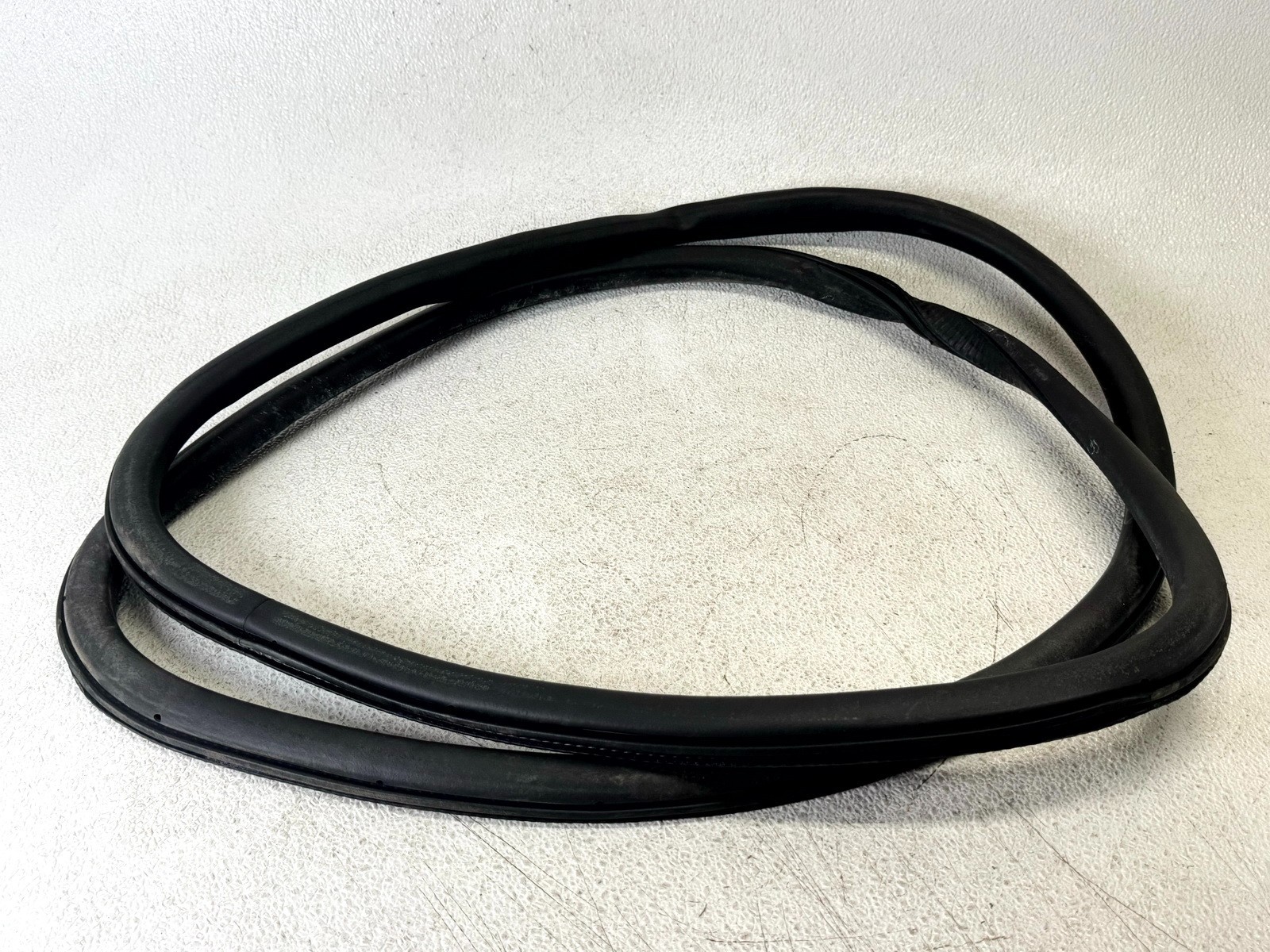 13-20 FORD FUSION FRONT RIGHT RH PASS SIDE DOOR WEATHERSTRIP RUBBER SEAL