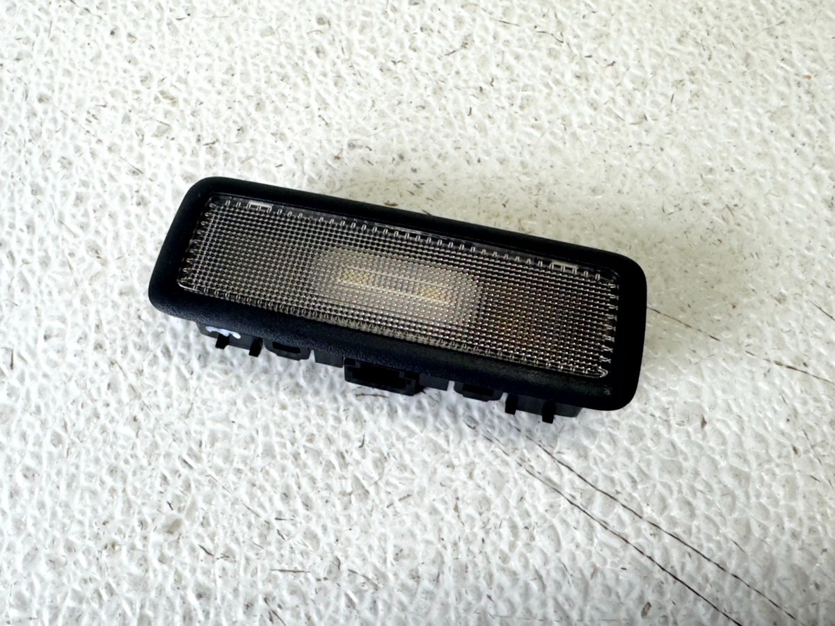 19-25 MAZDA 3 INTERIOR ROOF OVERHEAD DOME LIGHT LAMP