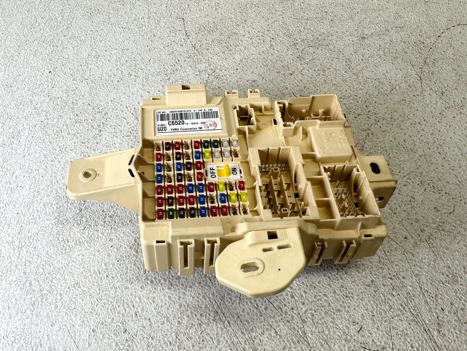 16-18 KIA SORENTO 3.3L INTERIOR CABIN FUSE RELAY JUNCTION BOX BLOCK
