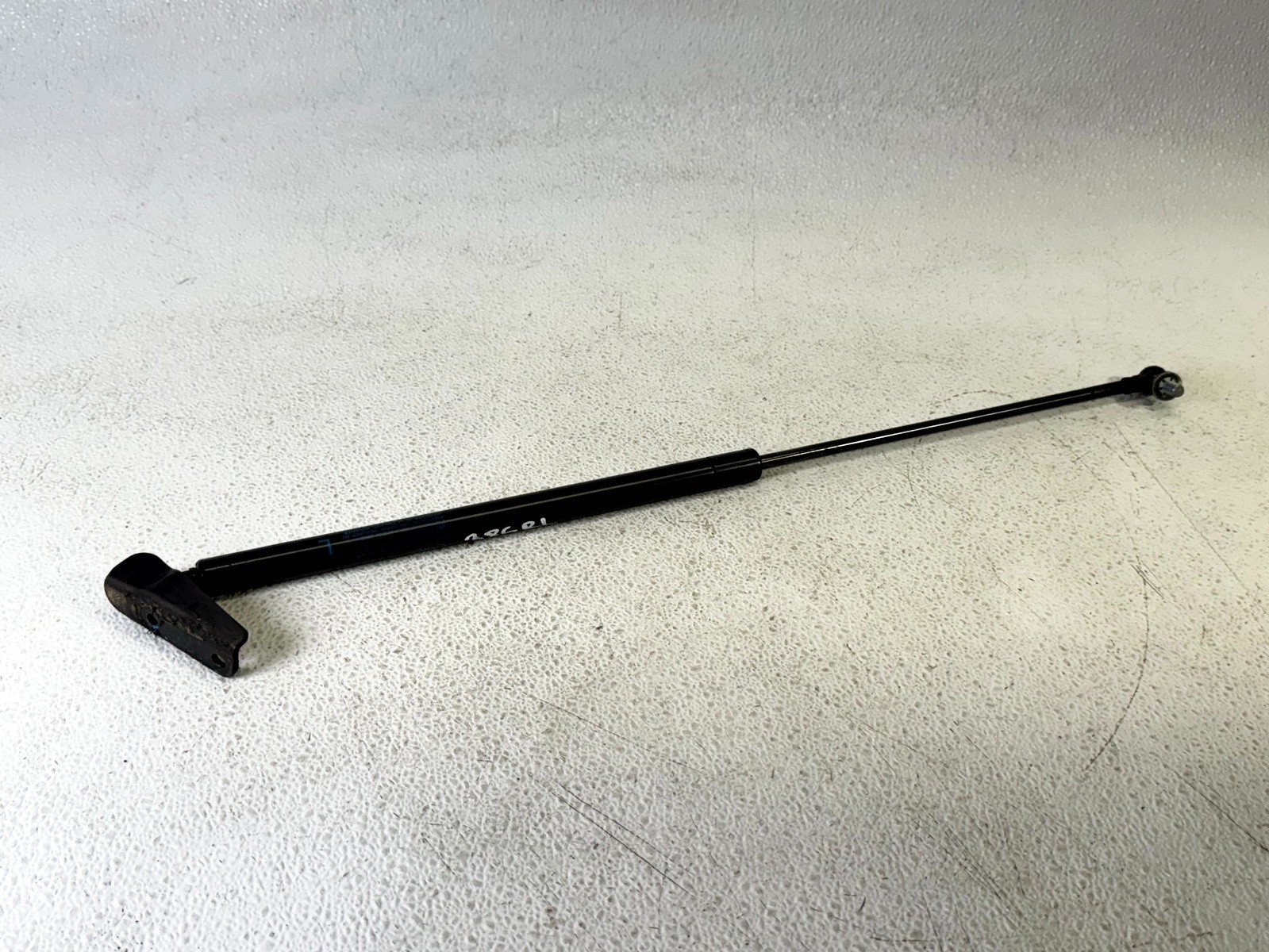 10-14 SUBARU OUTBACK REAR LEFT LH DRIVER SIDE TAILGATE LID LIFT SUPPORT