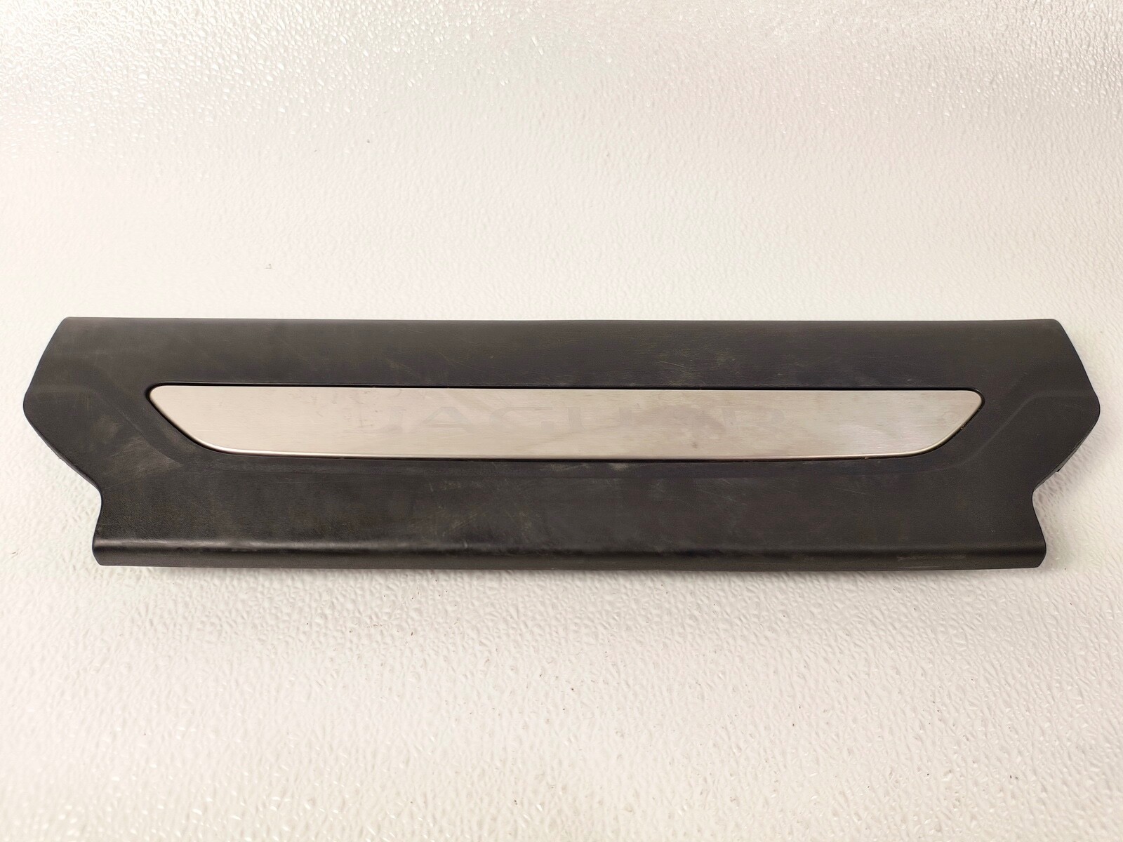17-20 JAGUAR F-PACE FRONT LEFT LH SIDE DOOR SILL SCUFF PLATE TRIM PANEL