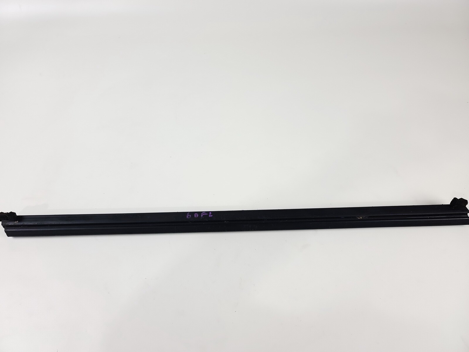 14-23 INFINITI Q50 FRONT LEFT LH DRIVER SIDE DOOR WINDOW WEATHERSTRIP BELT