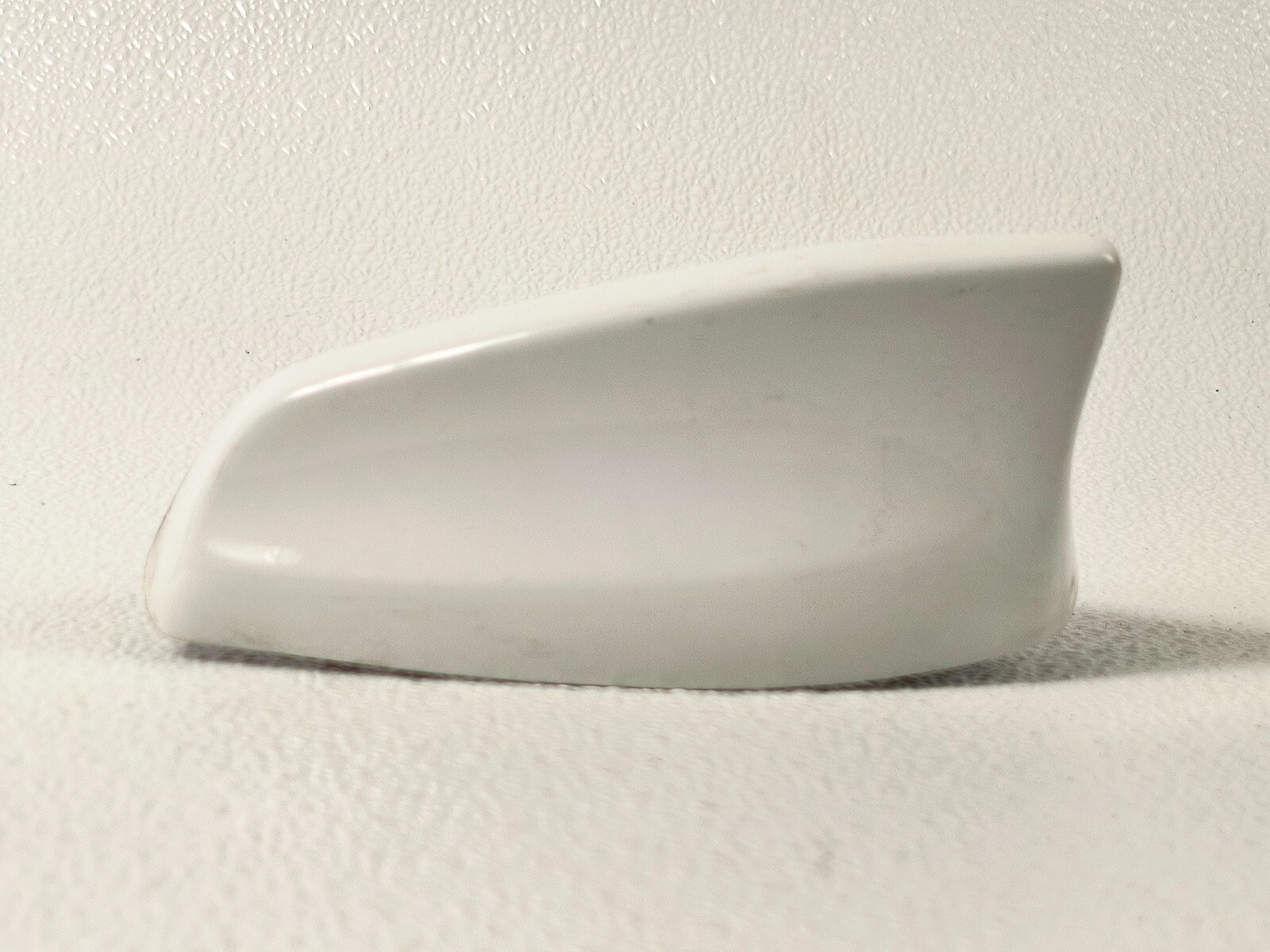 16-23 JAGUAR F-PACE OVERHEAD ROOF SHARK FIN RADIO NAVIGATION ANTENNA MODULE