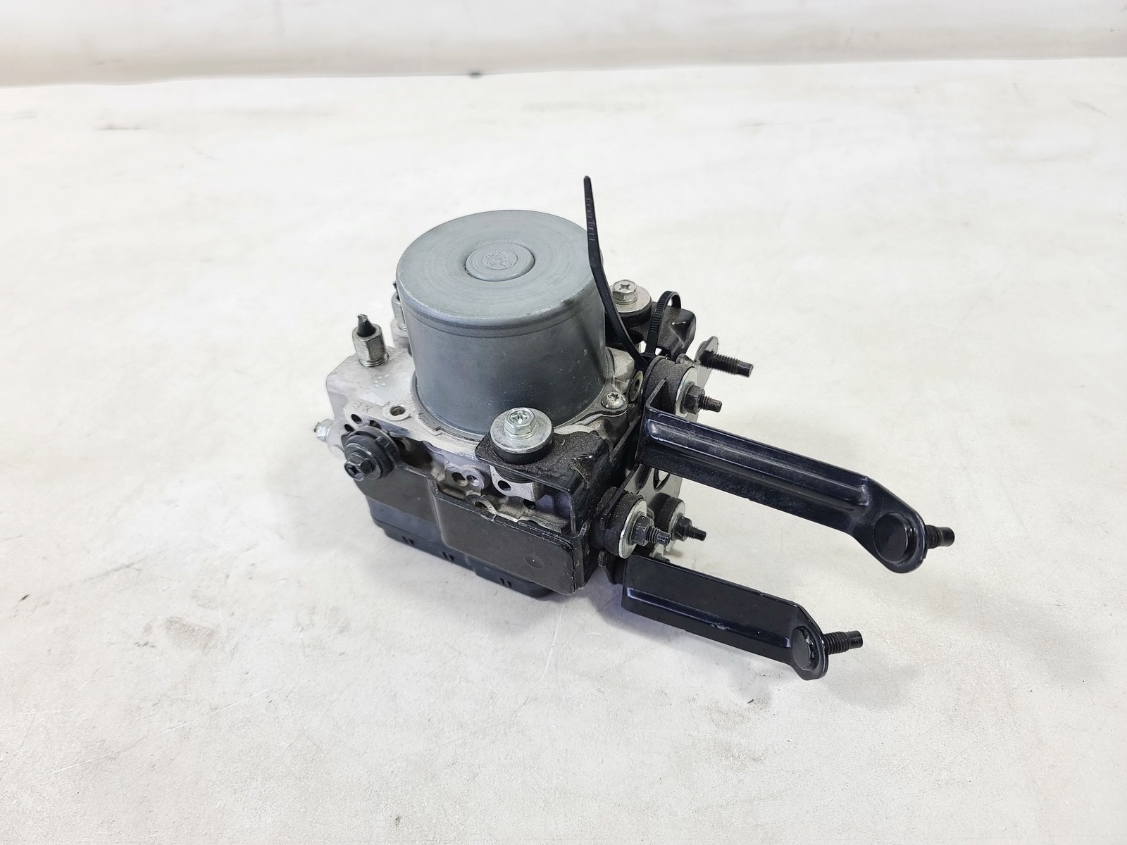 16-17 INFINITI Q50 ABS ANTI LOCK BRAKE PUMP CONTROL MODULE UNIT ASSEMBLY
