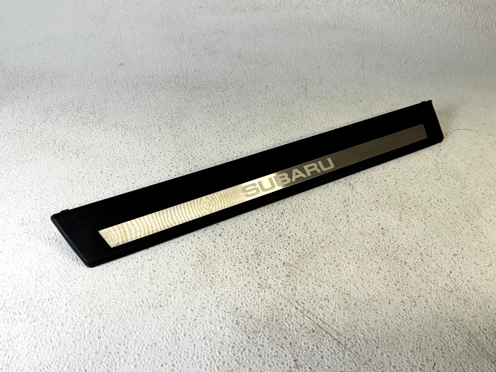10-14 SUBARU OUTBACK FRONT RIGHT PASS SIDE DOOR STEP SILL SCUFF TRIM PLATE