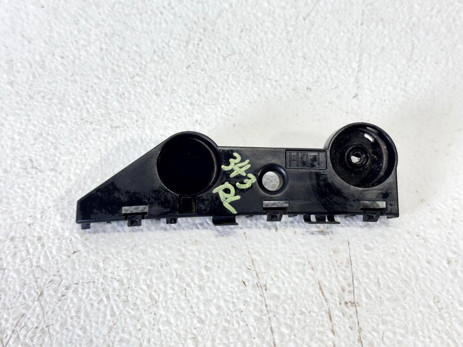 14-23 INFINITI Q50 REAR LEFT DRIVER SIDE BUMPER SUPPORT MOUNT BRACKET