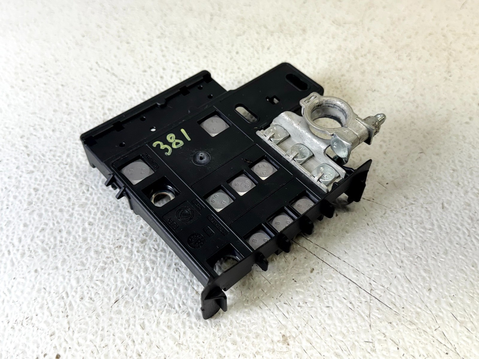 14-21 RAM PROMASTER 1500 2500 3500 BATTERY PLACEHOLDER FUSE BOX