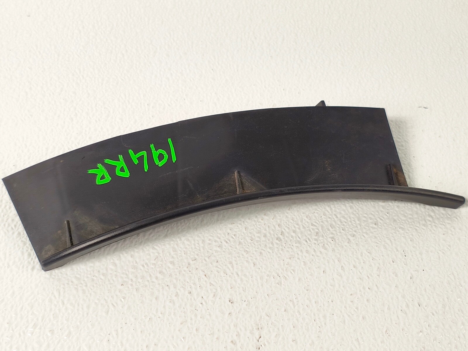17-20 JAGUAR F-PACE REAR RIGHT PASS RH SIDE BUMPER COVER PANEL TRIM BRACKET