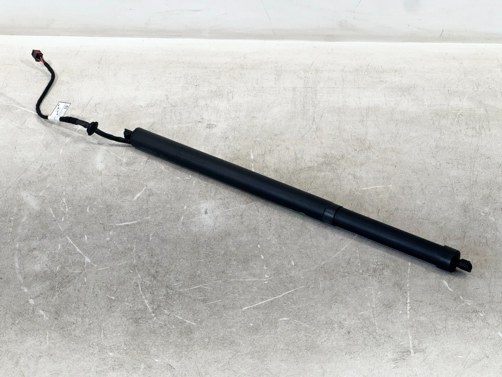 17-23 JAGUAR F-PACE REAR LEFT POWER TAILGATE LIFT CYLINDER SUPPORT STRUT ROD