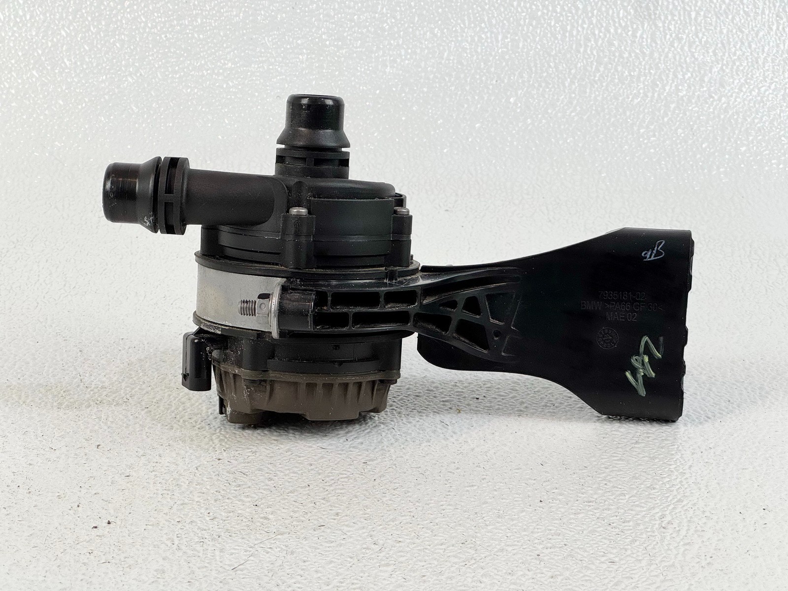 19-24 BMW 230Xi 330i G20 ENGINE MOUNTED COOLANT AUXILIARY WATER PUMP