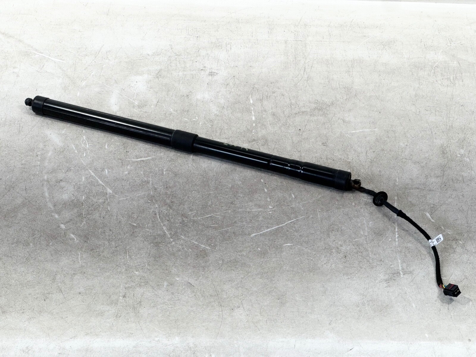 12-19 RANGE ROVER EVOQUE REAR RIGHT TRUNK GAS STRUT SUPPORT LIFTER CYLINDER