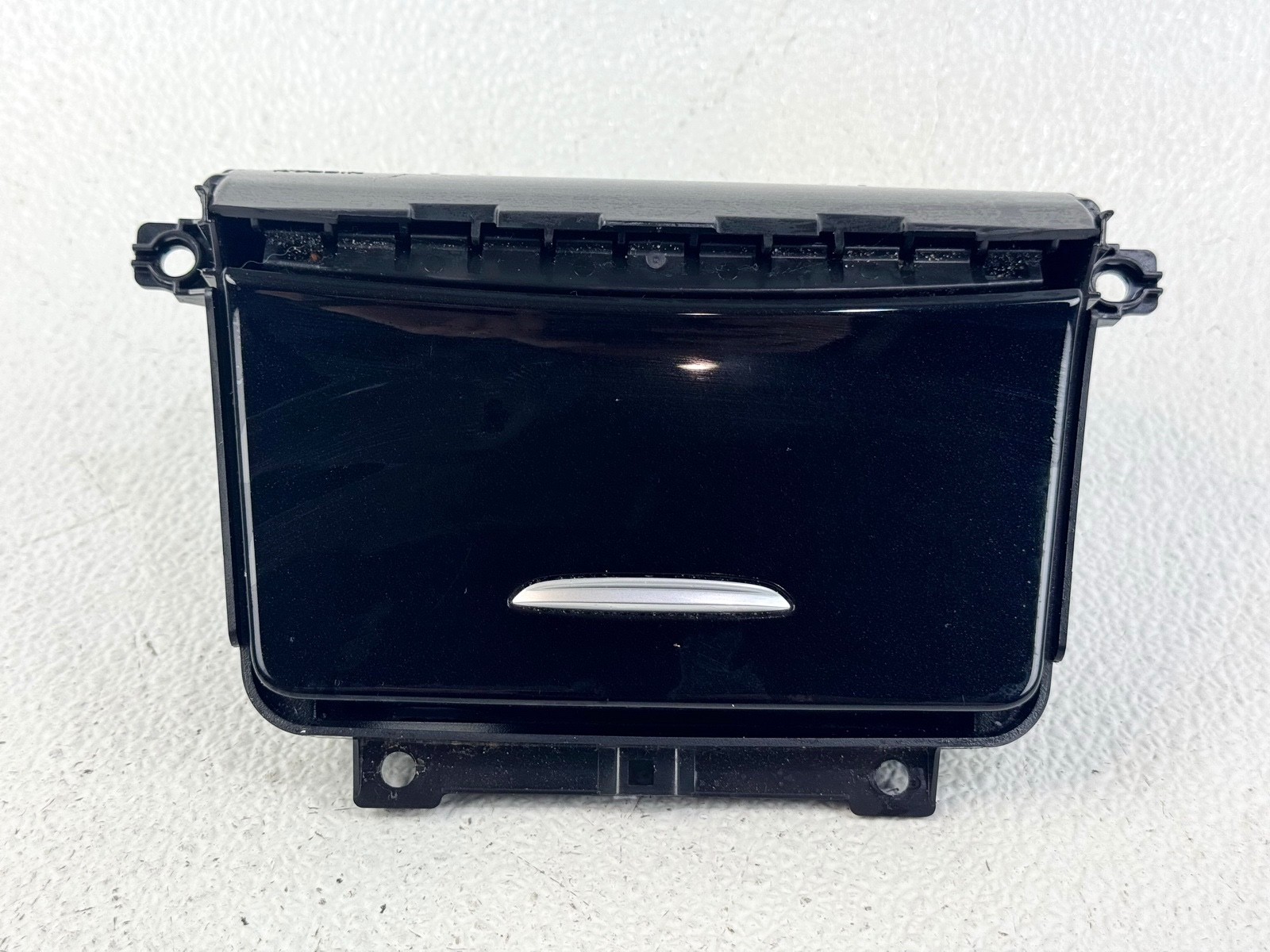 17-19 INFINITI QX30 FRONT CENTER CONSOLE ASHTRAY STORAGE POCKET BOX TRIM