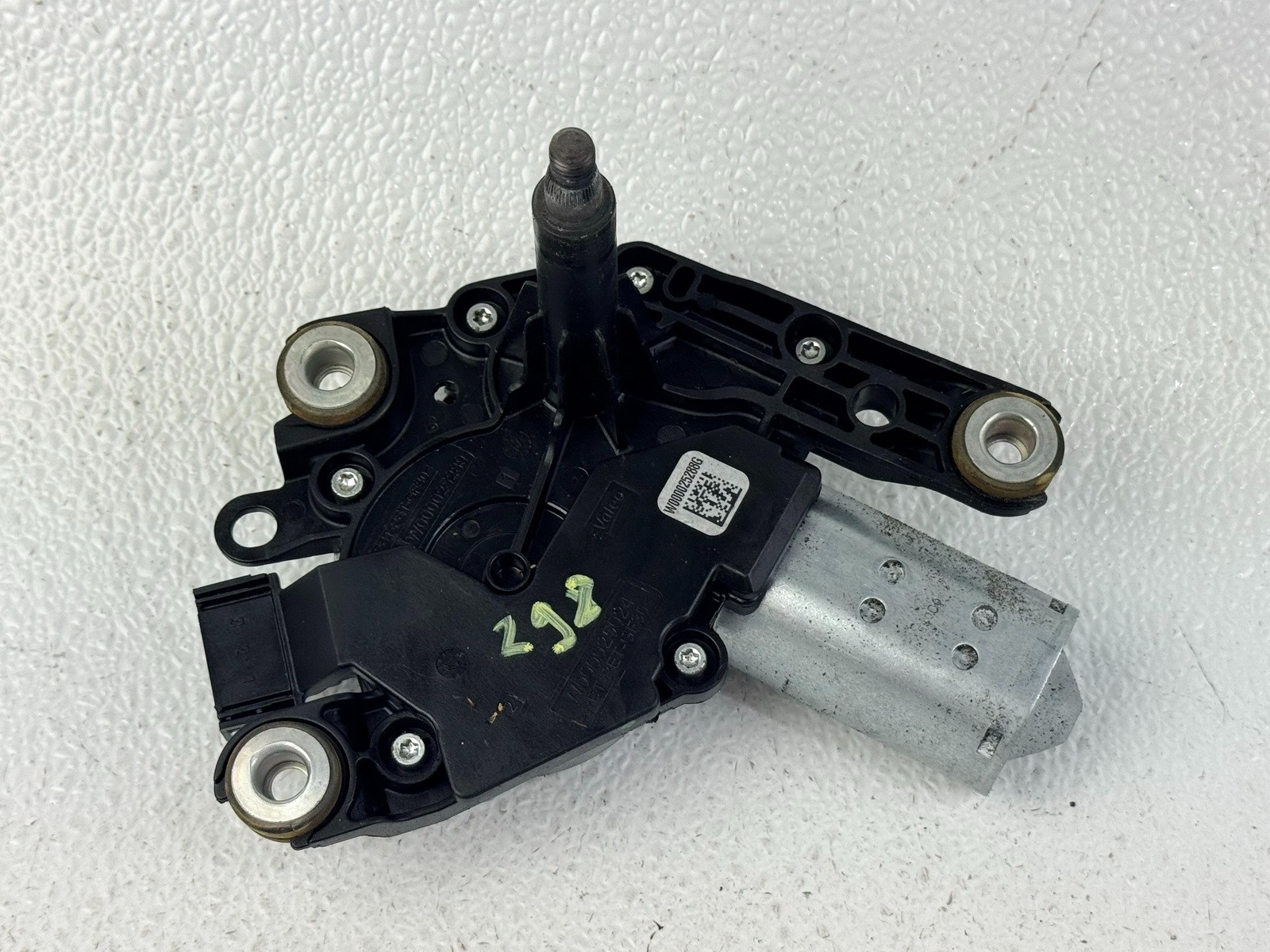 17-19 INFINITI QX30 REAR TAILGATE LIFTGATE WINDSHIELD WIPER MOTOR