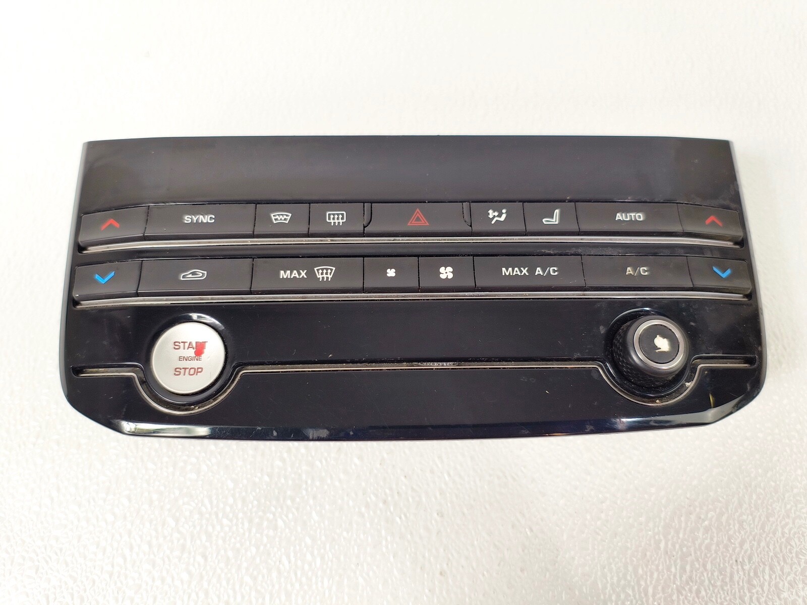 17-20 JAGUAR F-PACE XE CLIMATE CONTROL HEATER PANEL W/ ENGINE START STOP