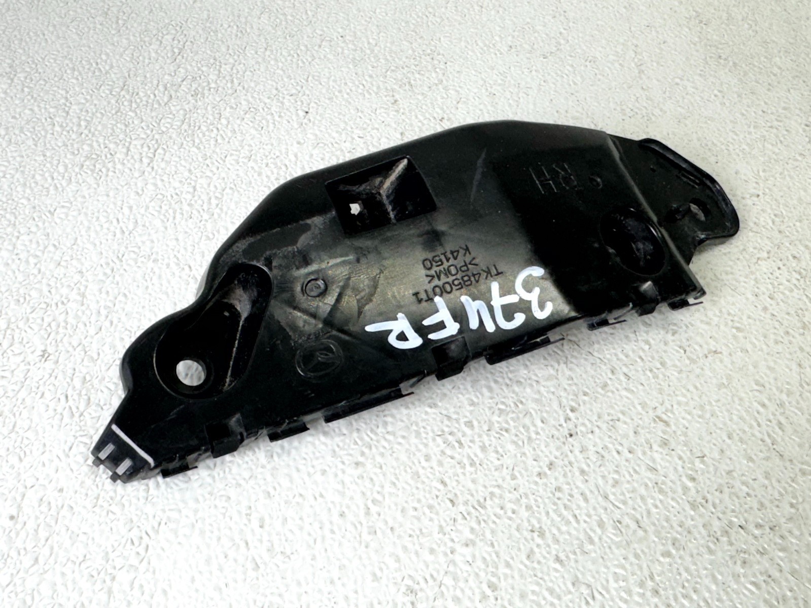 16-23 MAZDA CX-9 CX9 FRONT RIGHT RH SIDE BUMPER MOUNT SUPPORT COVER BRACKET