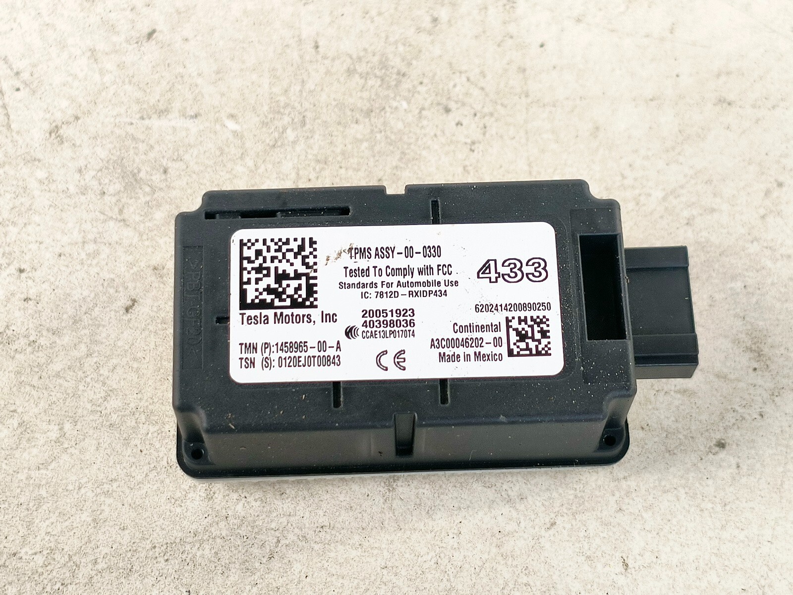 17-23 TESLA MODEL 3 TIRE PRESSURE MONITOR SENSOR TPMS RECEIVER MODULE