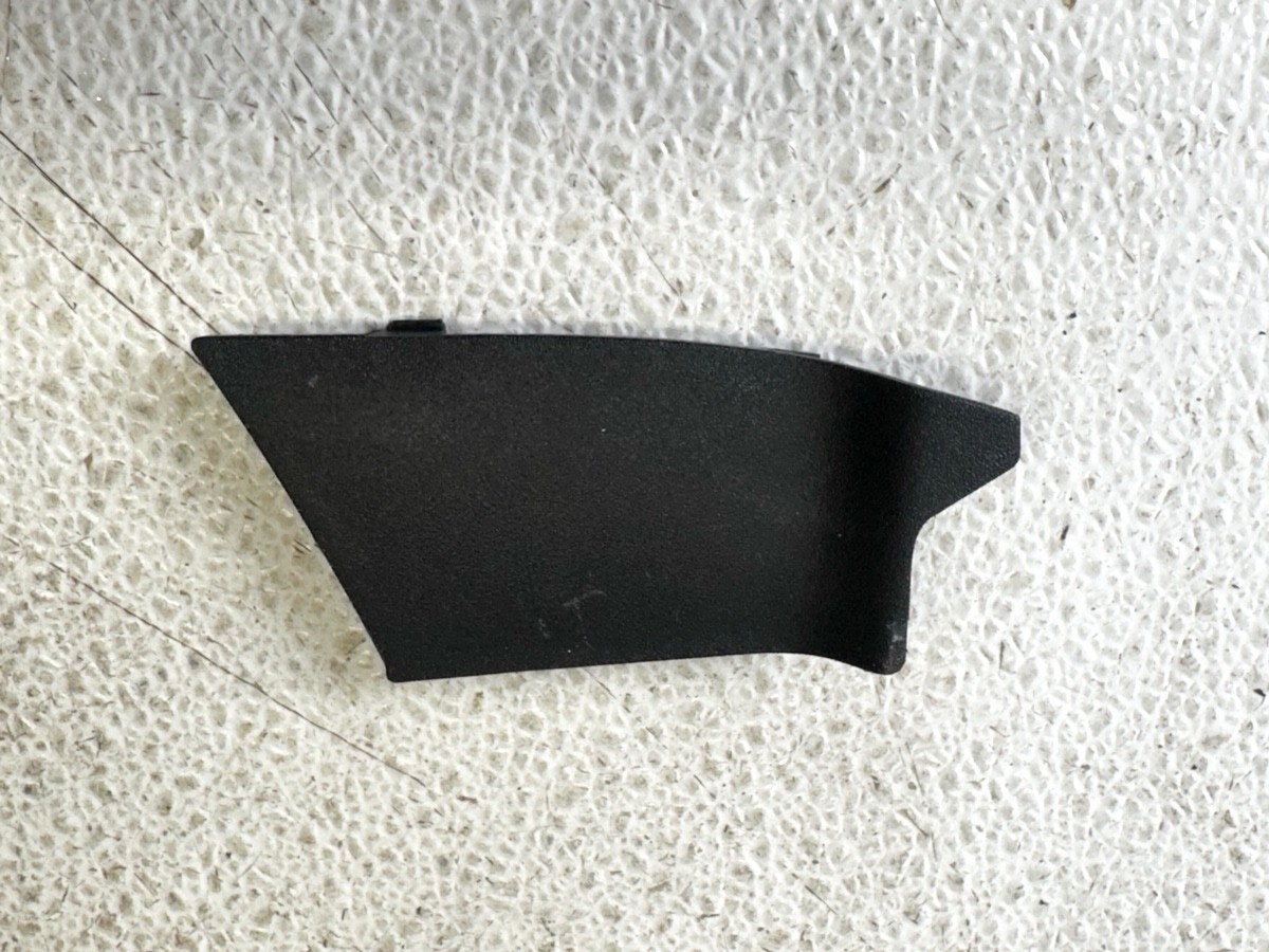13-20 FORD FUSION FRONT RIGHT RH PASS SIDE DOOR HANDLE PLUG CAP COVER TRIM