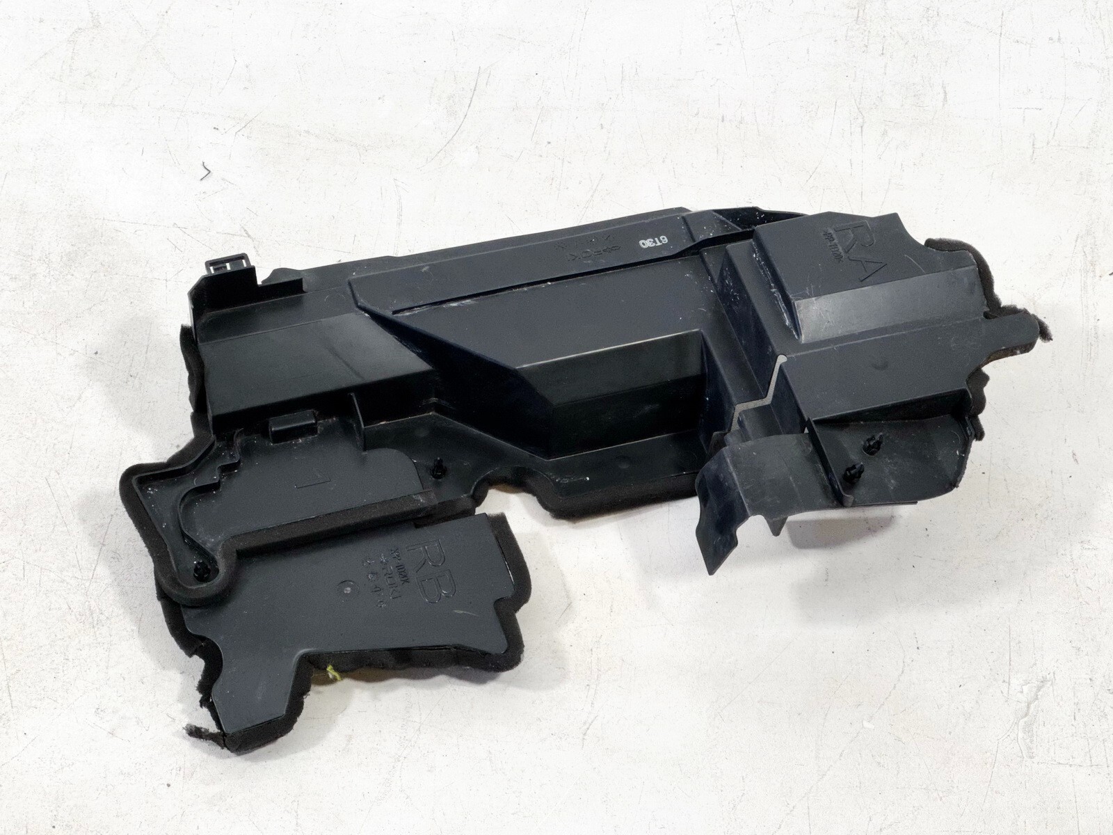 16-24 INFINITI Q50 A/C AIR CONDENSER RIGHT RH PASS SIDE BAFFLE SEAL COVER